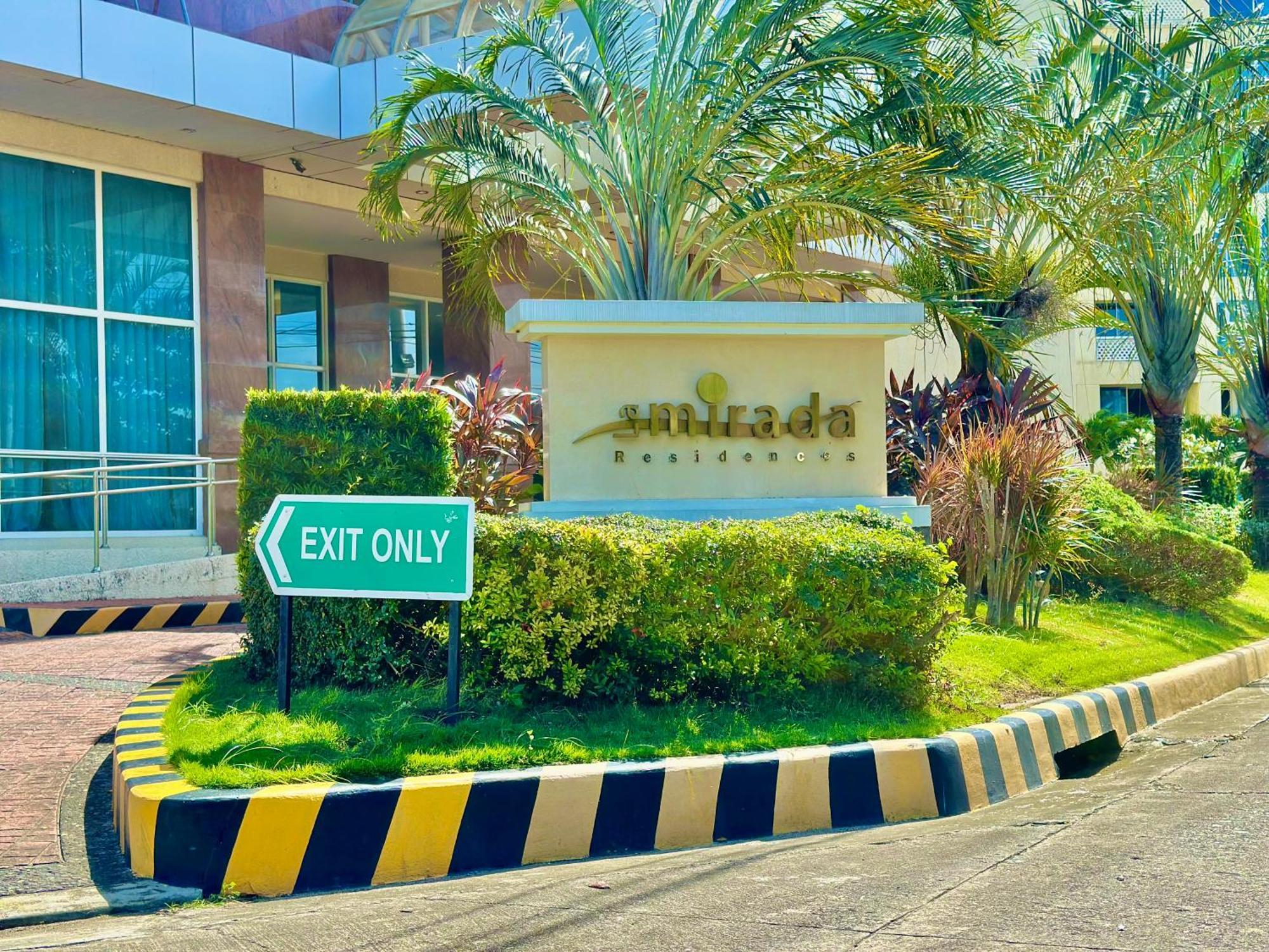 La Mirada Deluxe Suites With Oceanview Lapu-Lapu City Bagian luar foto